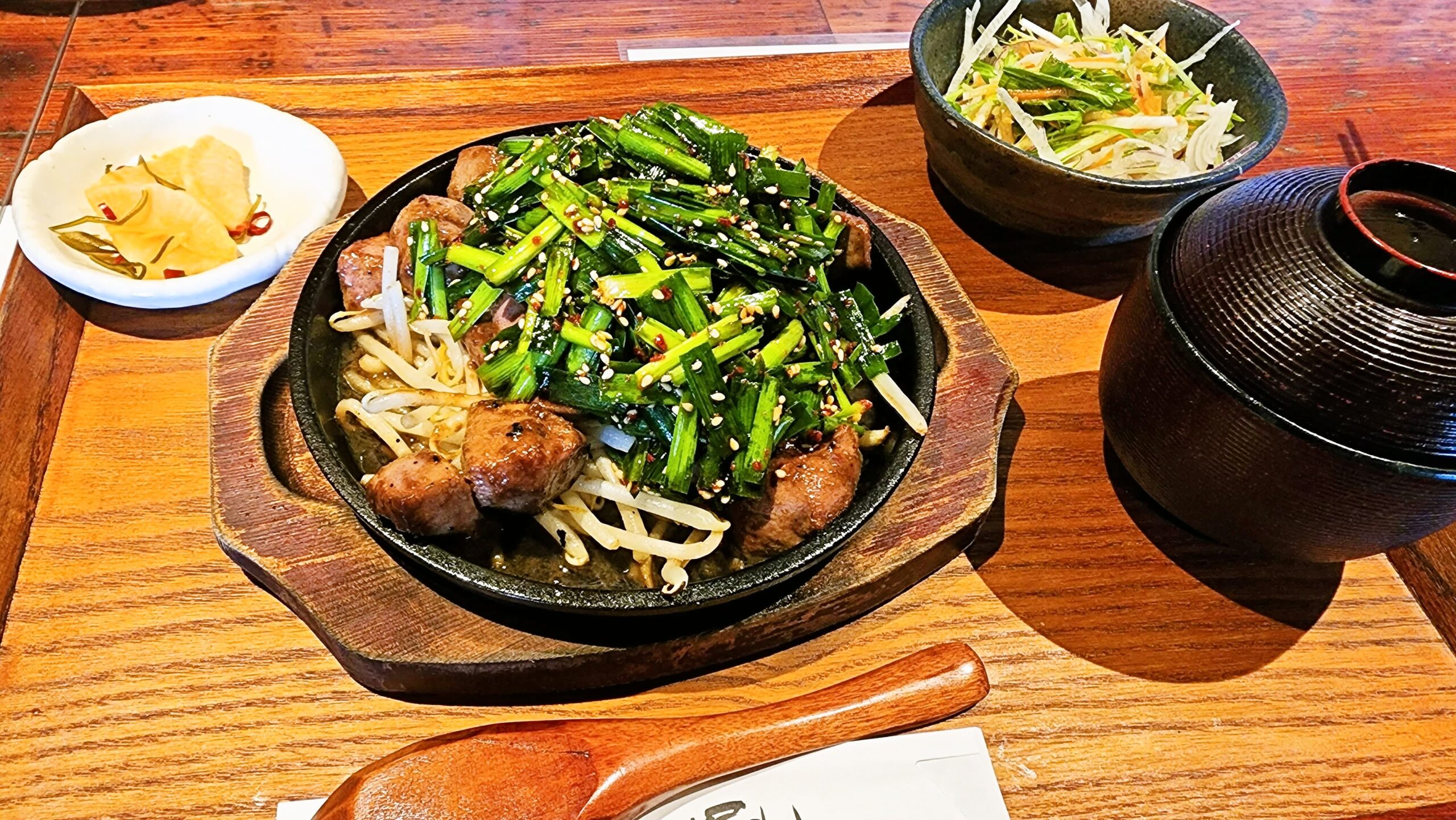 肉屋 堀もとのレバニラ