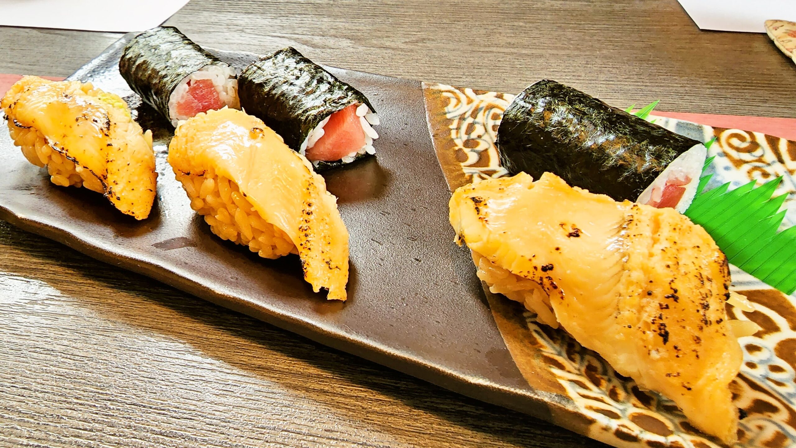 グリーンハウスの鉄火巻きと名物の穴子白煮