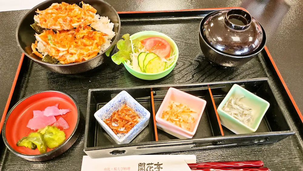開花亭の桜えびのかき揚げ丼御前