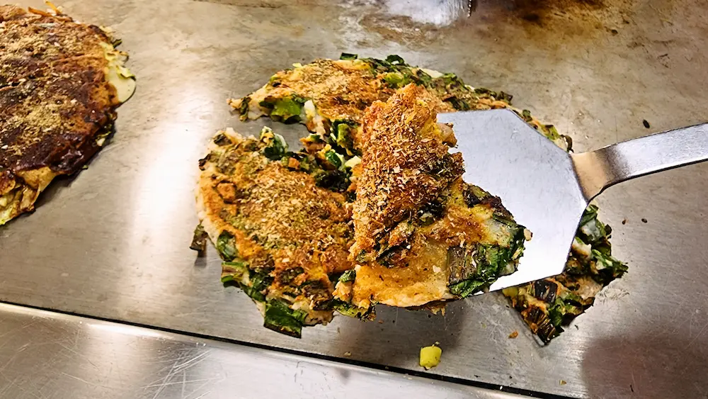 ネギたっぷりの山芋ネギ焼き、香ばしく焼き上げた一品