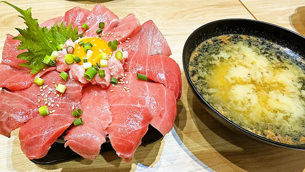 トロ玉極み丼