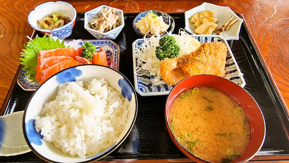 みつばつつじの家のみつばつつじ定食