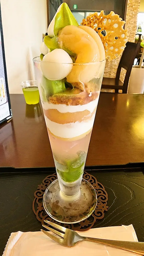雅正庵の抹茶と白桃のヨーグルトパフェ1