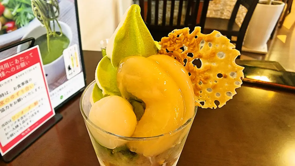 雅正庵の抹茶と白桃のヨーグルトパフェ2