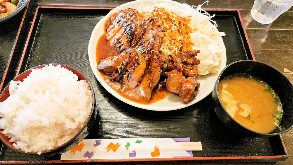 デカ盛りの聖地 さんふぁいぶのトンテキ定食