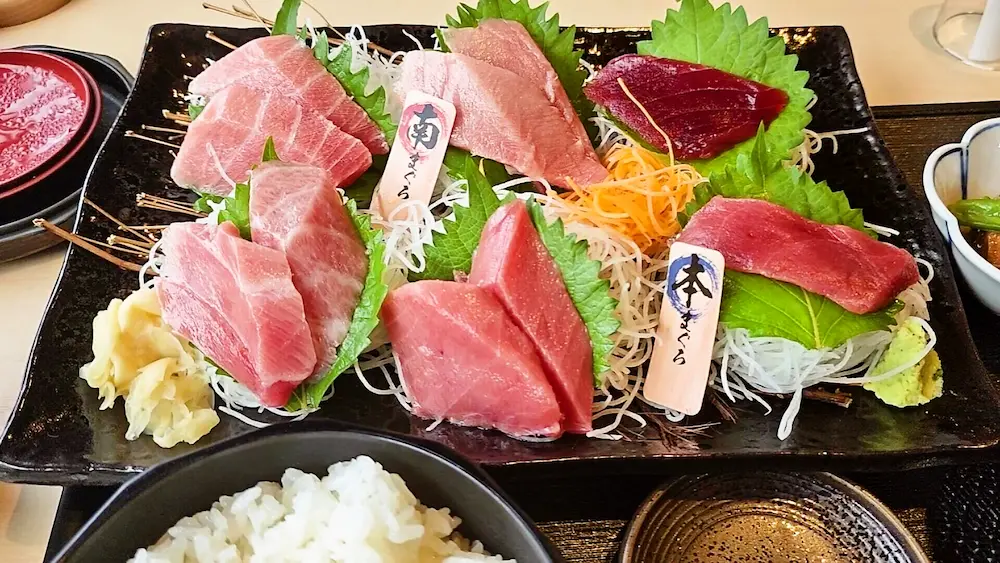 南まぐろと本まぐろ刺身