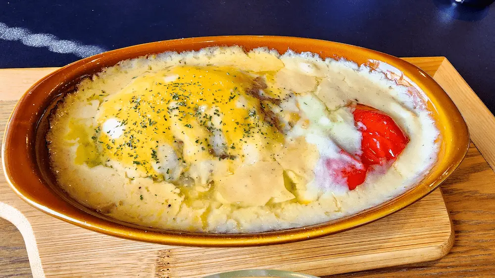 アトラーレ クリームソースの煮込みハンバーグ