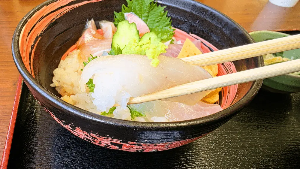 市場の食堂 金目亭の金目鯛三色丼の平金目