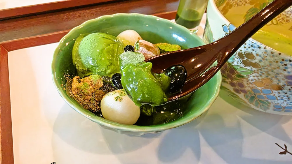 お茶処 きみくら本店の抹茶づくしあんみつアップ