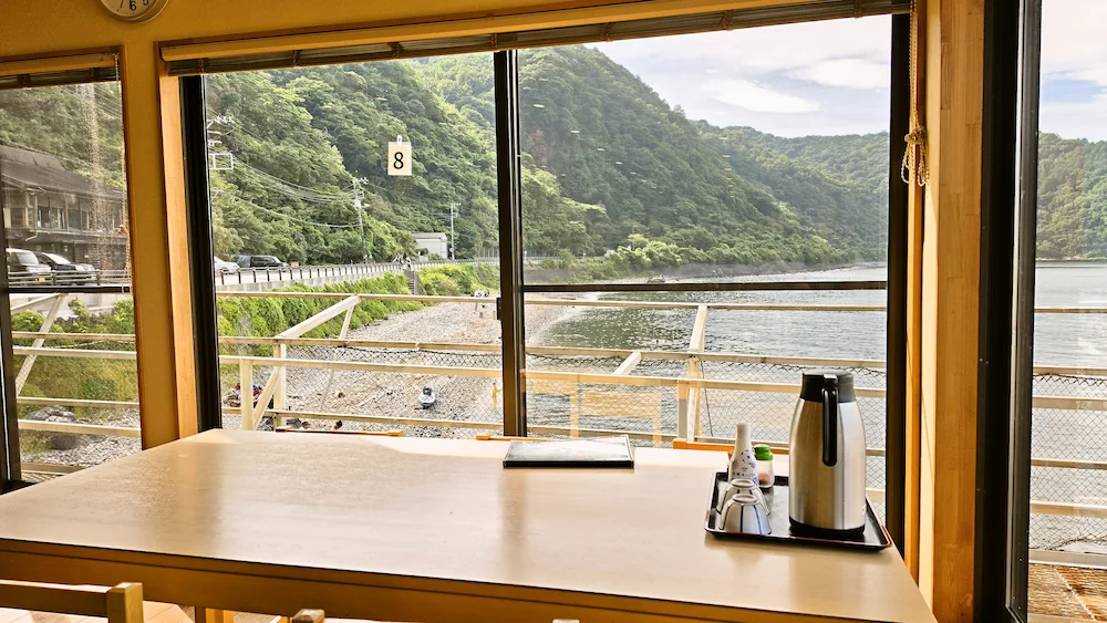 海女の小屋 店内からの景色