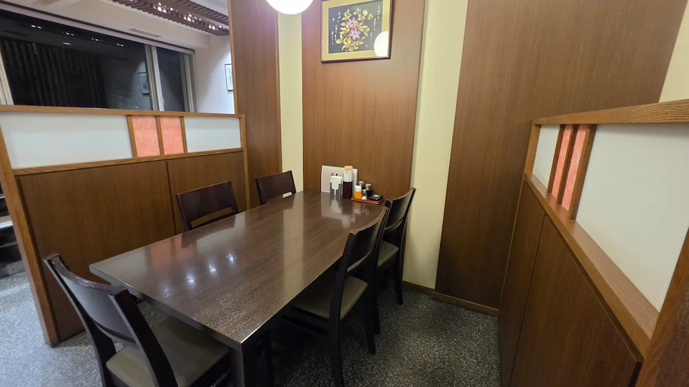 大正亭の店内 テーブル席