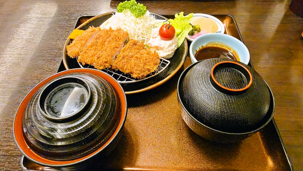 大正亭のしそ入りカツ定食
