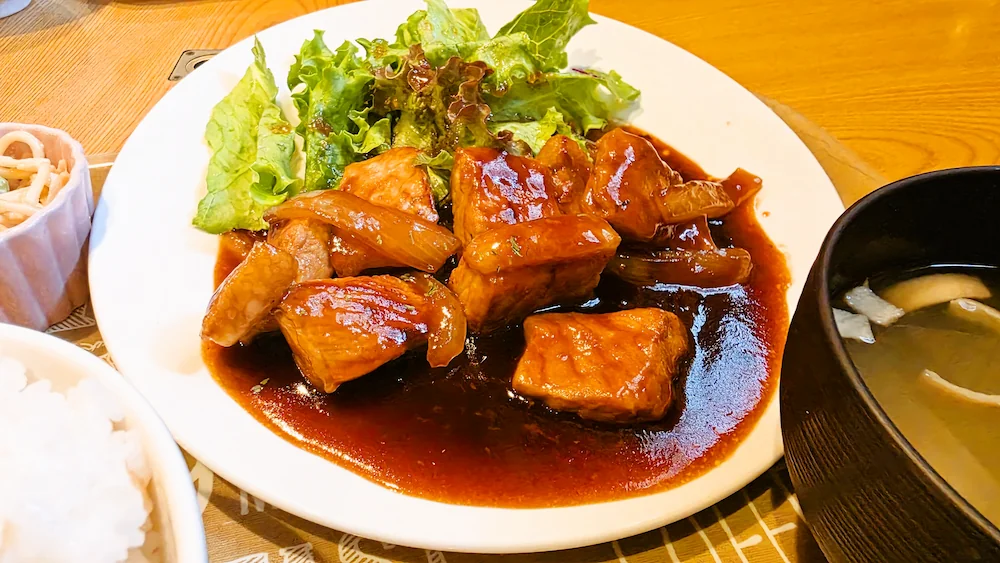 カフェ食堂きこりの日替わり定食のアップ