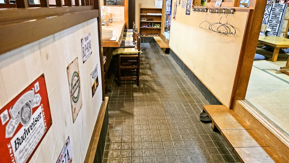 カフェ食堂きこりの店内、カウンターの様子