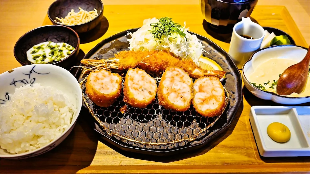 米つむぎの海老カツと海老フライ定食