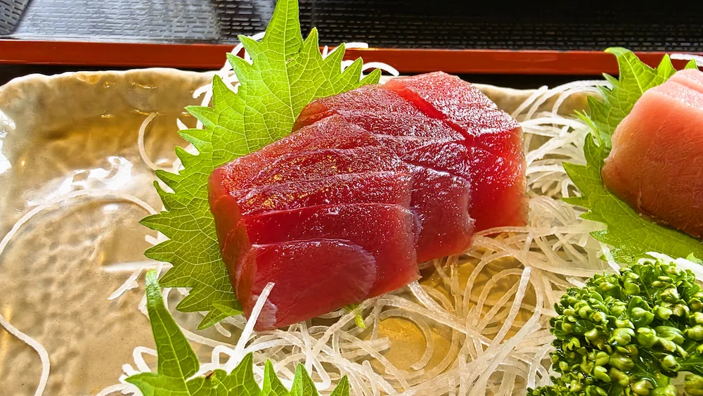 魚福の本マグロ中トロ＆赤身ミックスB大盛の赤身