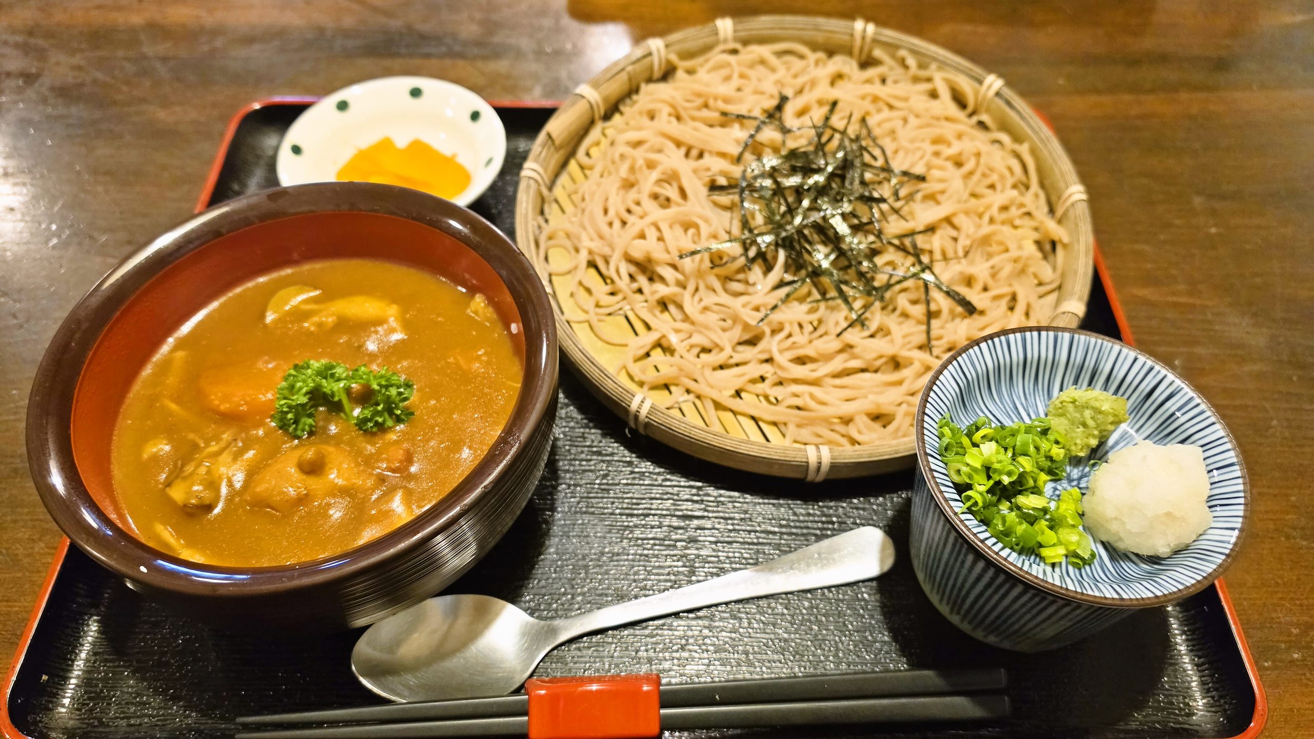 そば処 錨のカレー丼とざるそばのセット
