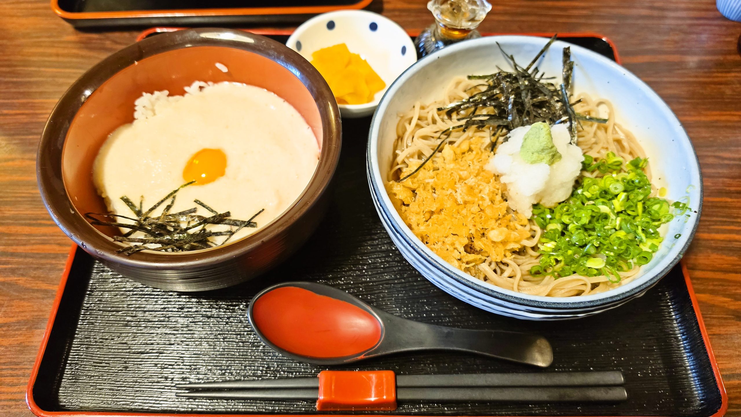 そば処 錨のとろろ丼とおろしそばのセット