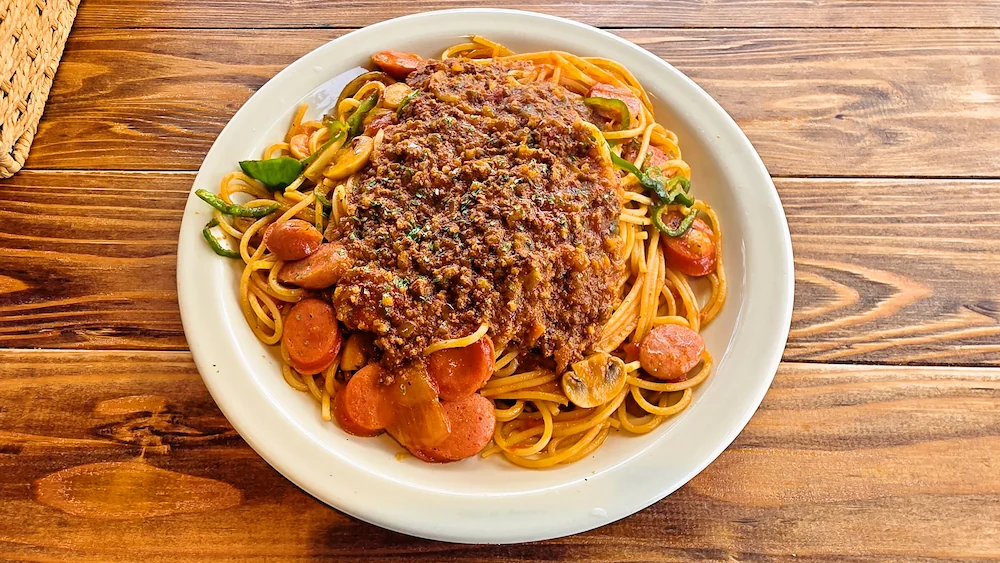 夢の中へ 二代目のナポリタンにミートソースをかけた料理