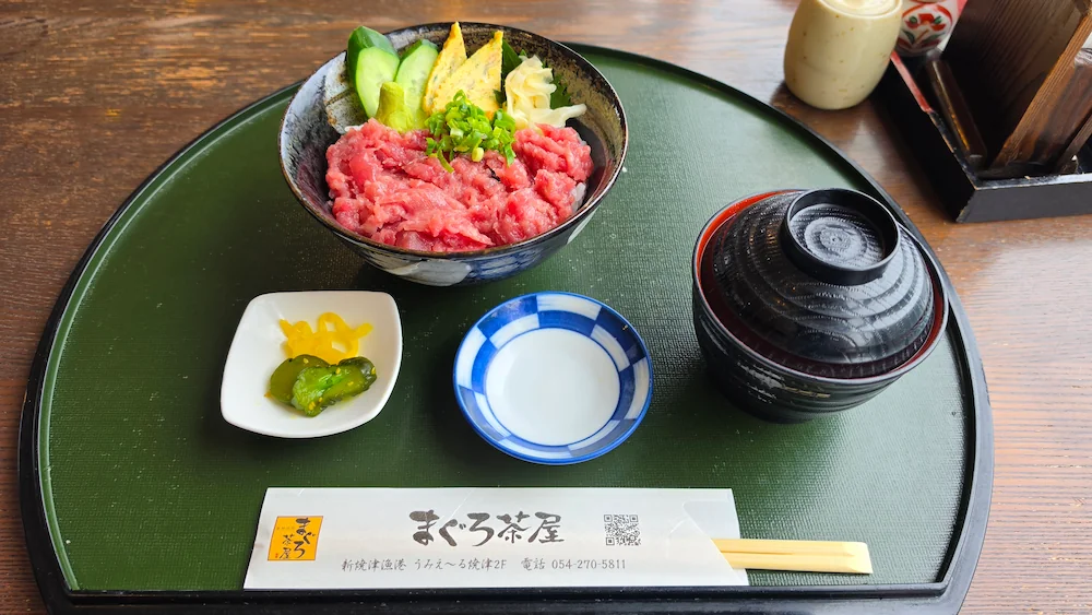 まぐろ茶屋の漁師のまかないすきみどん