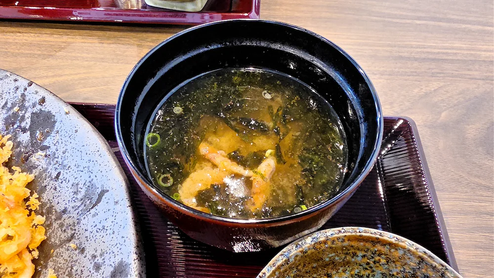 しずまえ食堂のお味噌汁