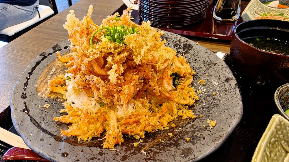 しずまえ食堂の桜えびのかき揚げ丼